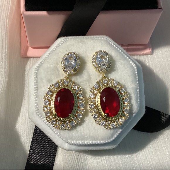 💄💋Luxurious Vintage Style Gold Diamond and Ruby Post back Stud Drop Earrings - Picture 9 of 16